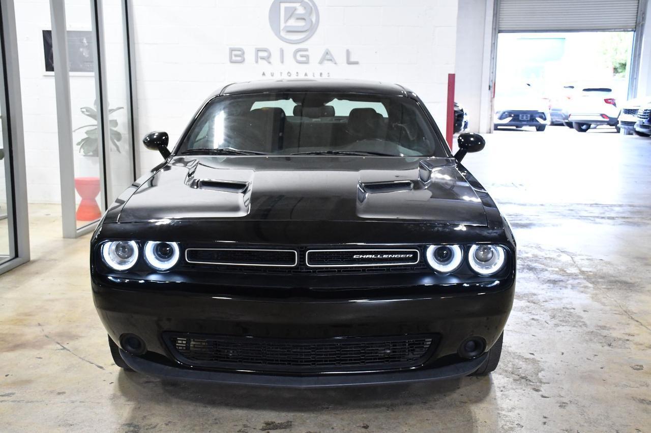 Dodge Challenger - Thumbnail 2