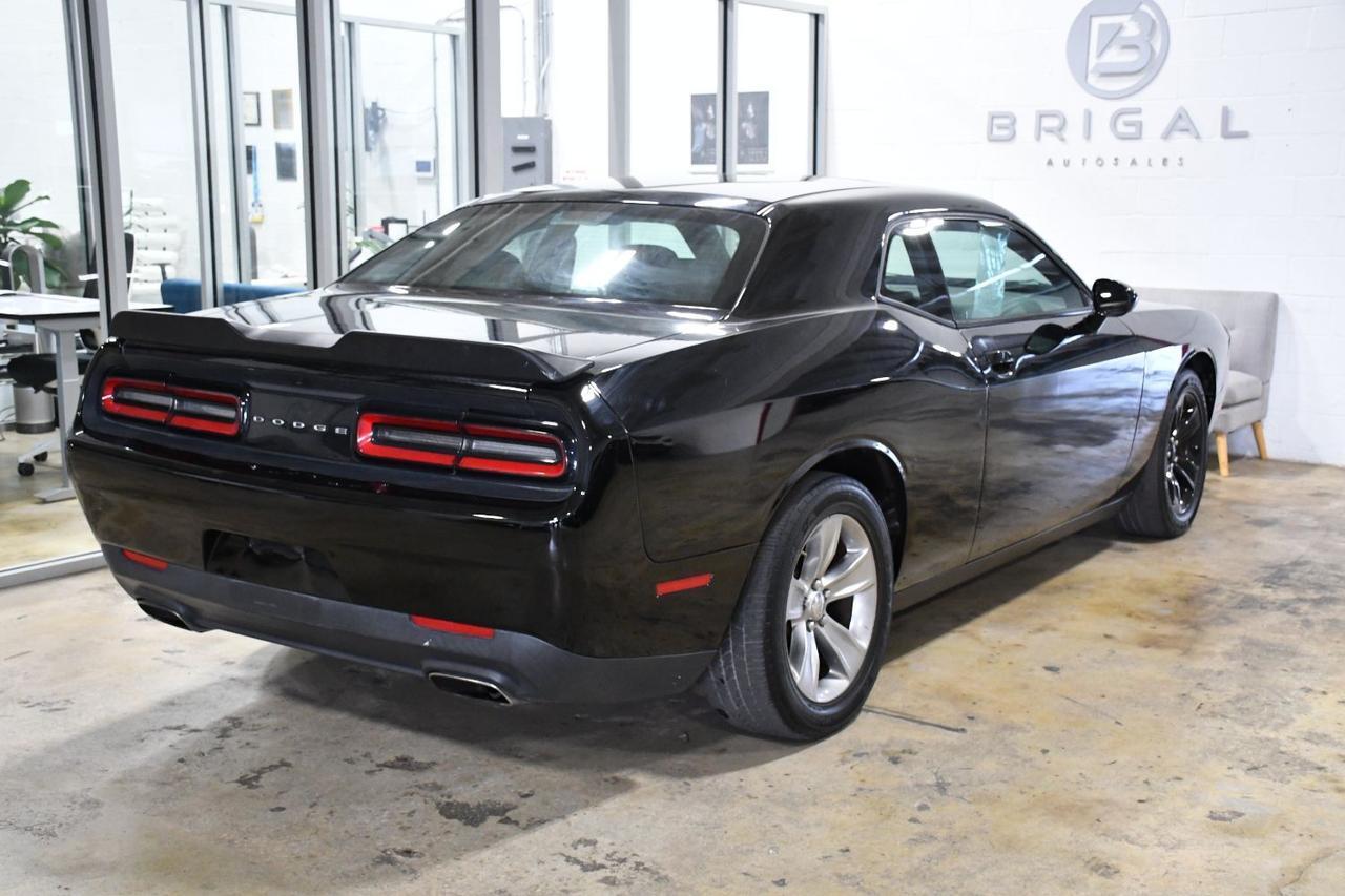 Dodge Challenger - Thumbnail 5