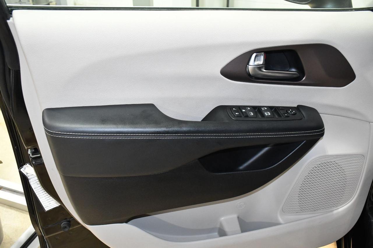 Chrysler Voyager - Thumbnail 17