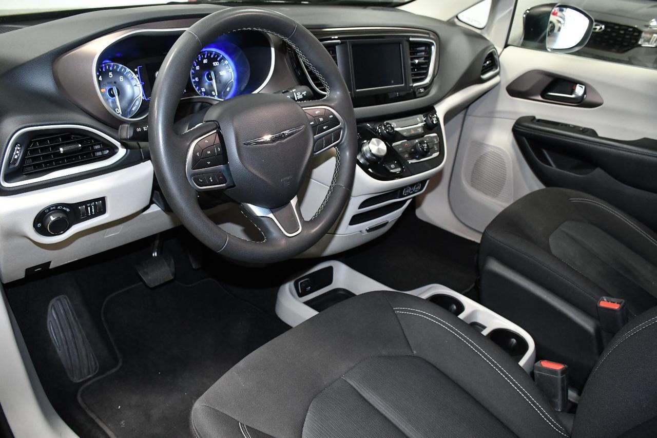 Chrysler Voyager - Thumbnail 16