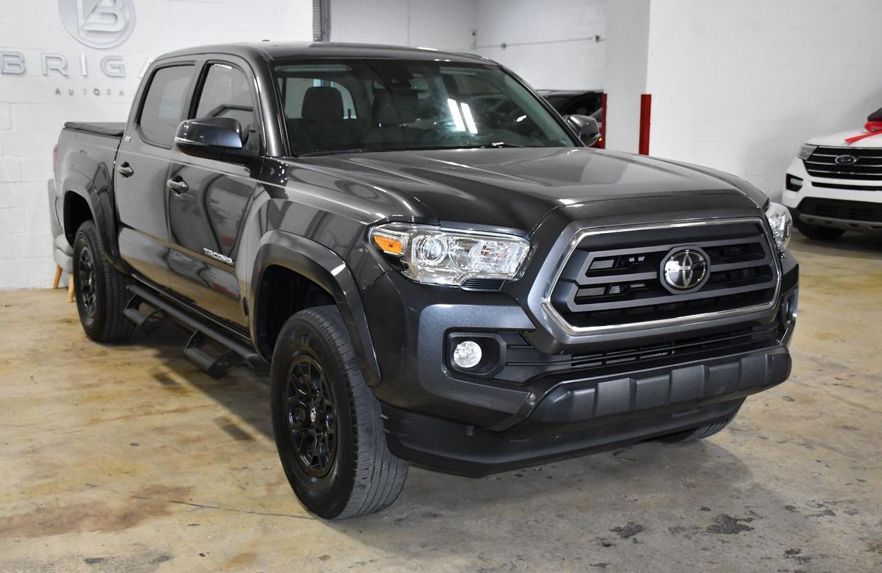Toyota Tacoma - Thumbnail 3