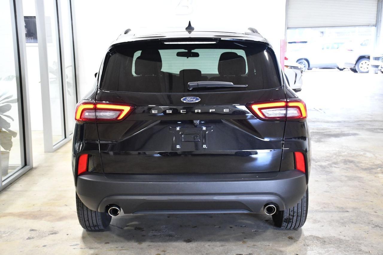 Ford Escape - Thumbnail 5