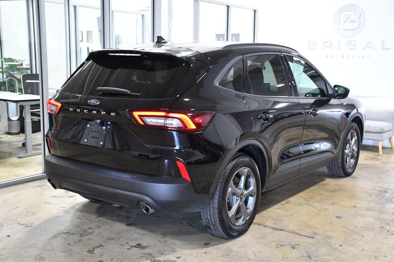 Ford Escape - Thumbnail 4