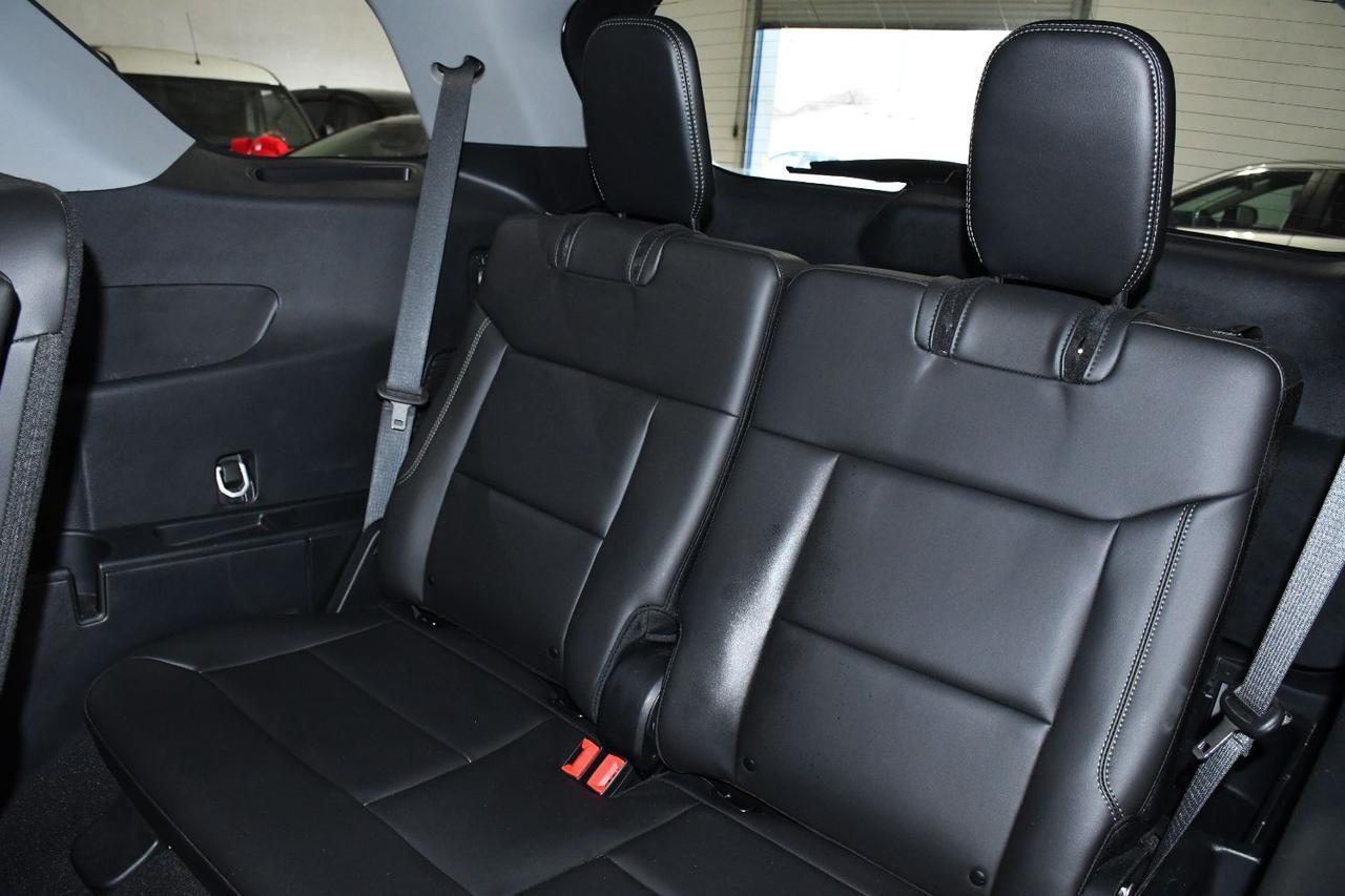 Ford Explorer - Thumbnail 12