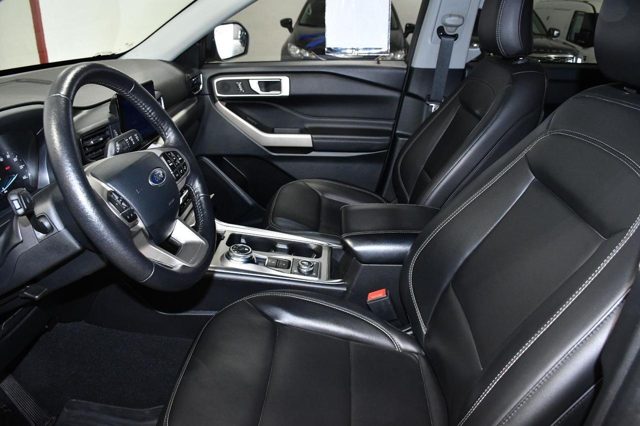 Ford Explorer - Thumbnail 7