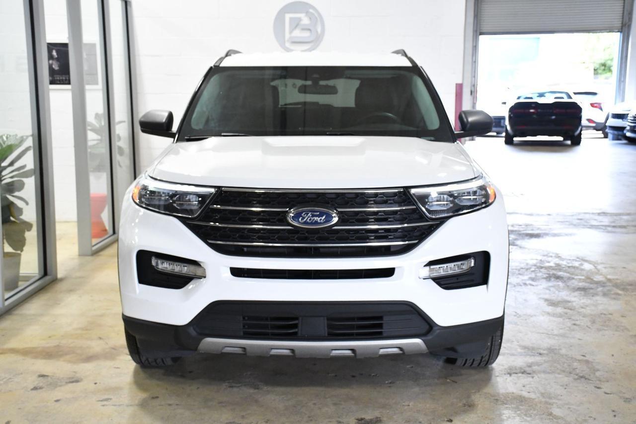 Ford Explorer - Thumbnail 2