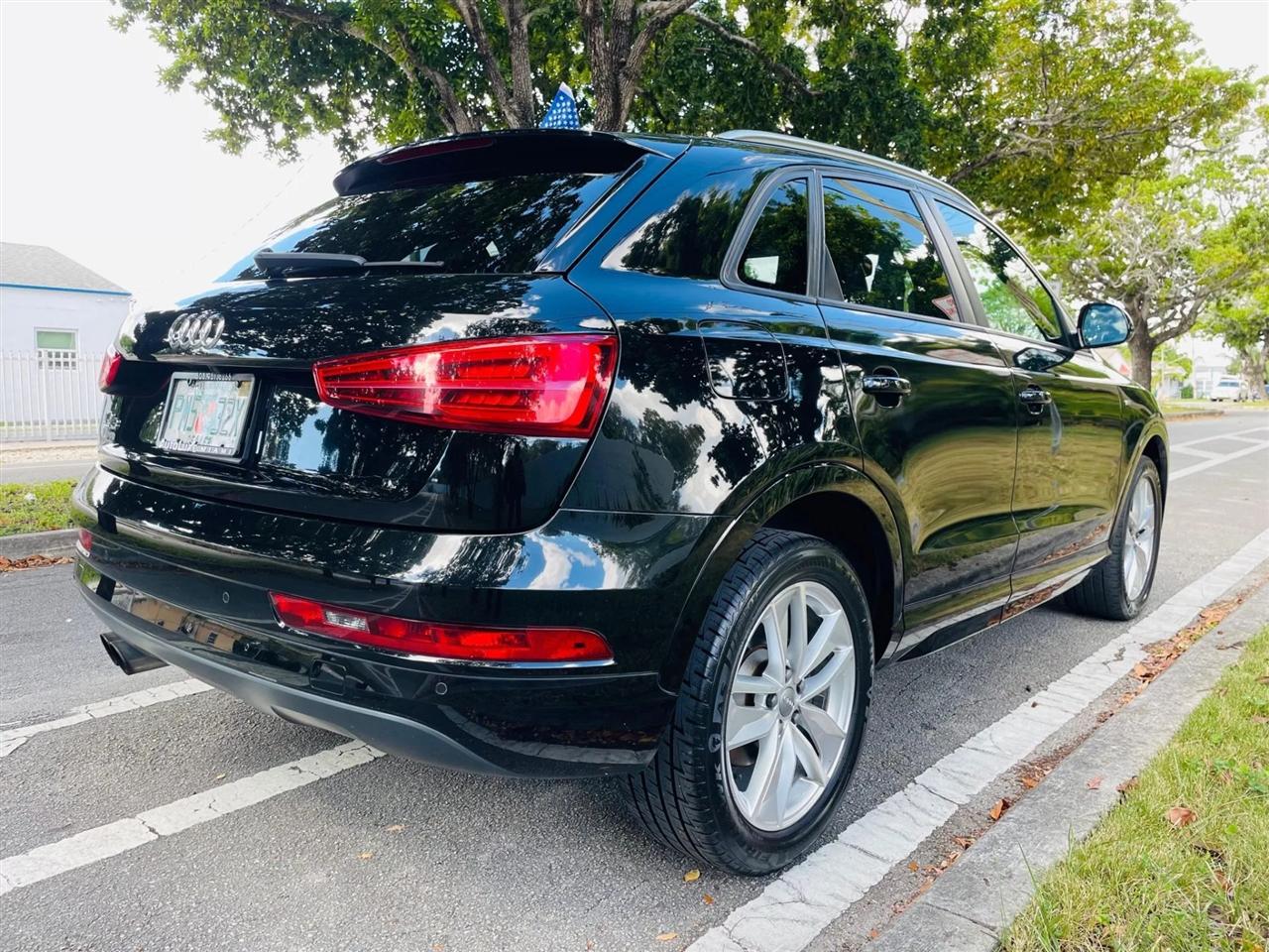 Audi Q3 - Thumbnail 6