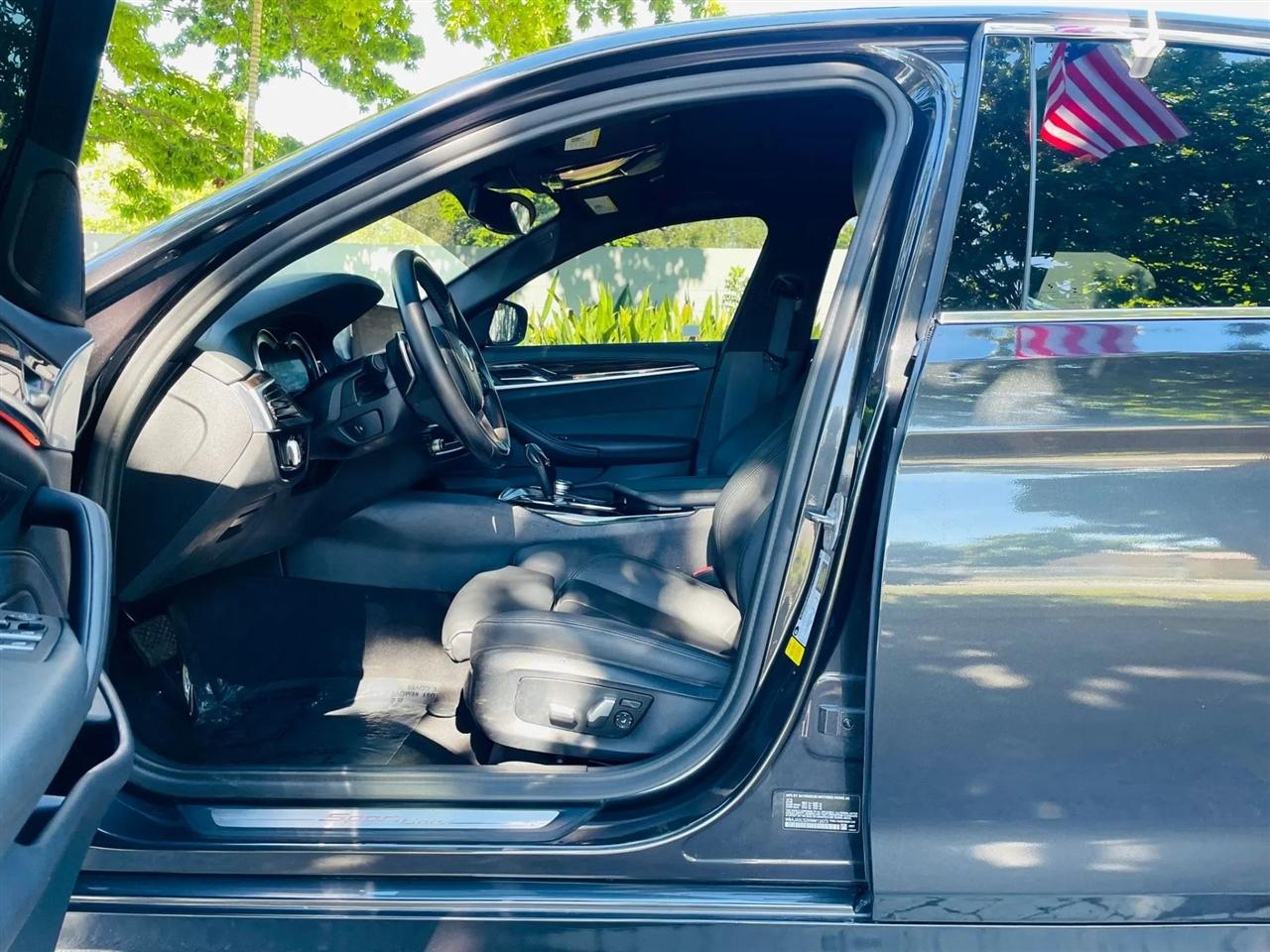 Bmw 5-Series - Thumbnail 10