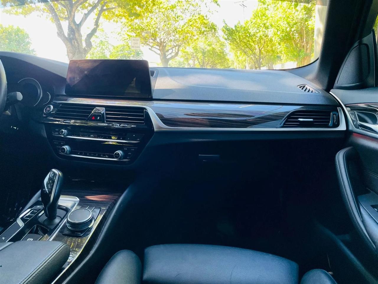 Bmw 5-Series - Thumbnail 14