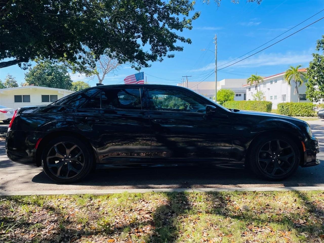 Chrysler 300 - Thumbnail 7