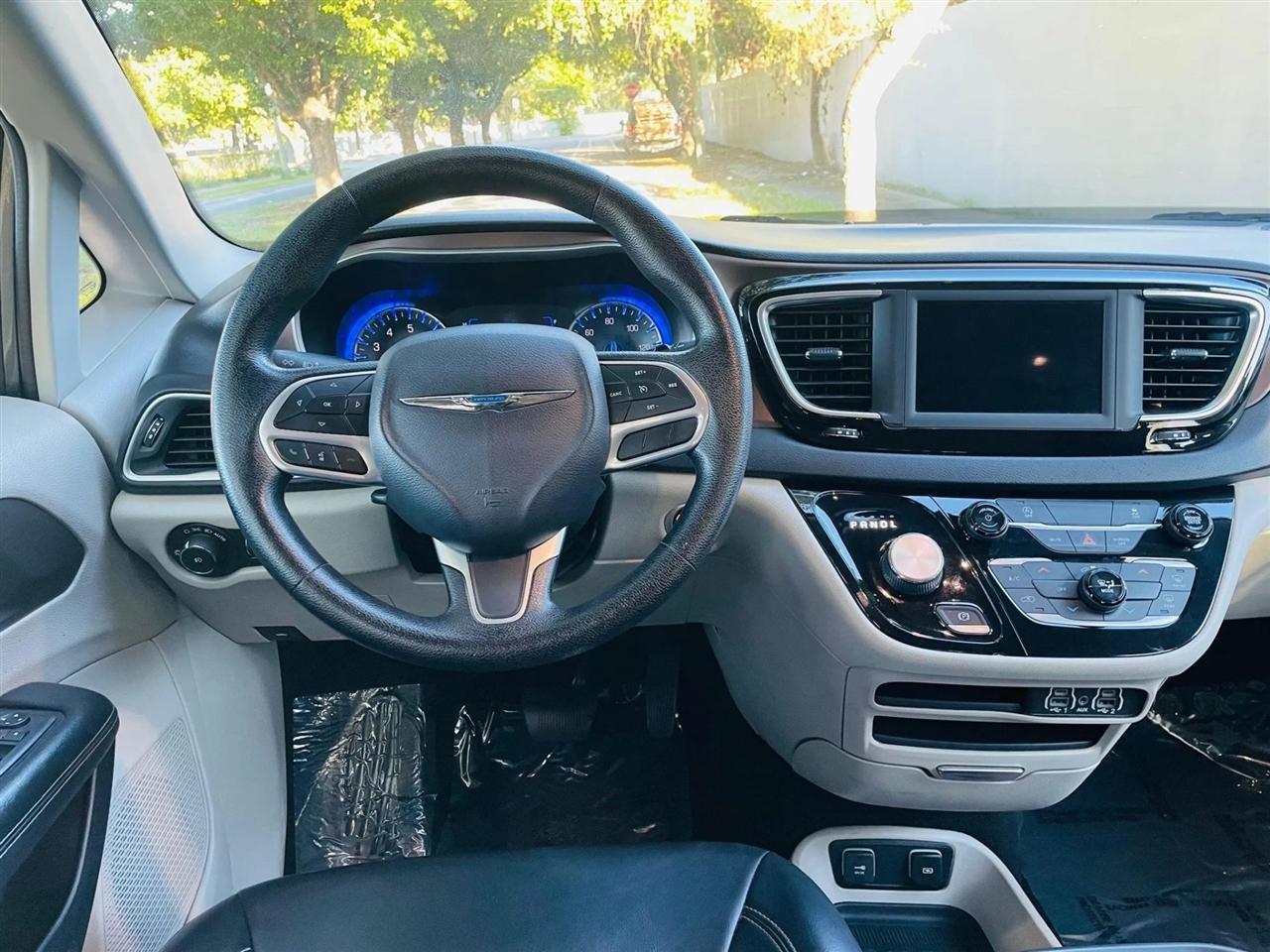 Chrysler Voyager - Thumbnail 13