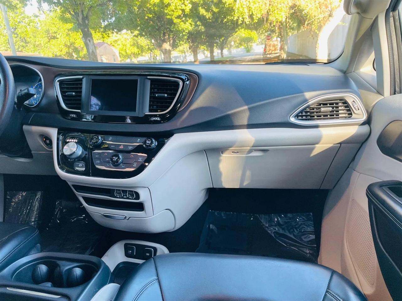 Chrysler Voyager - Thumbnail 14