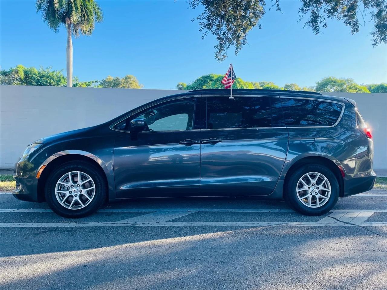 Chrysler Voyager - Thumbnail 3