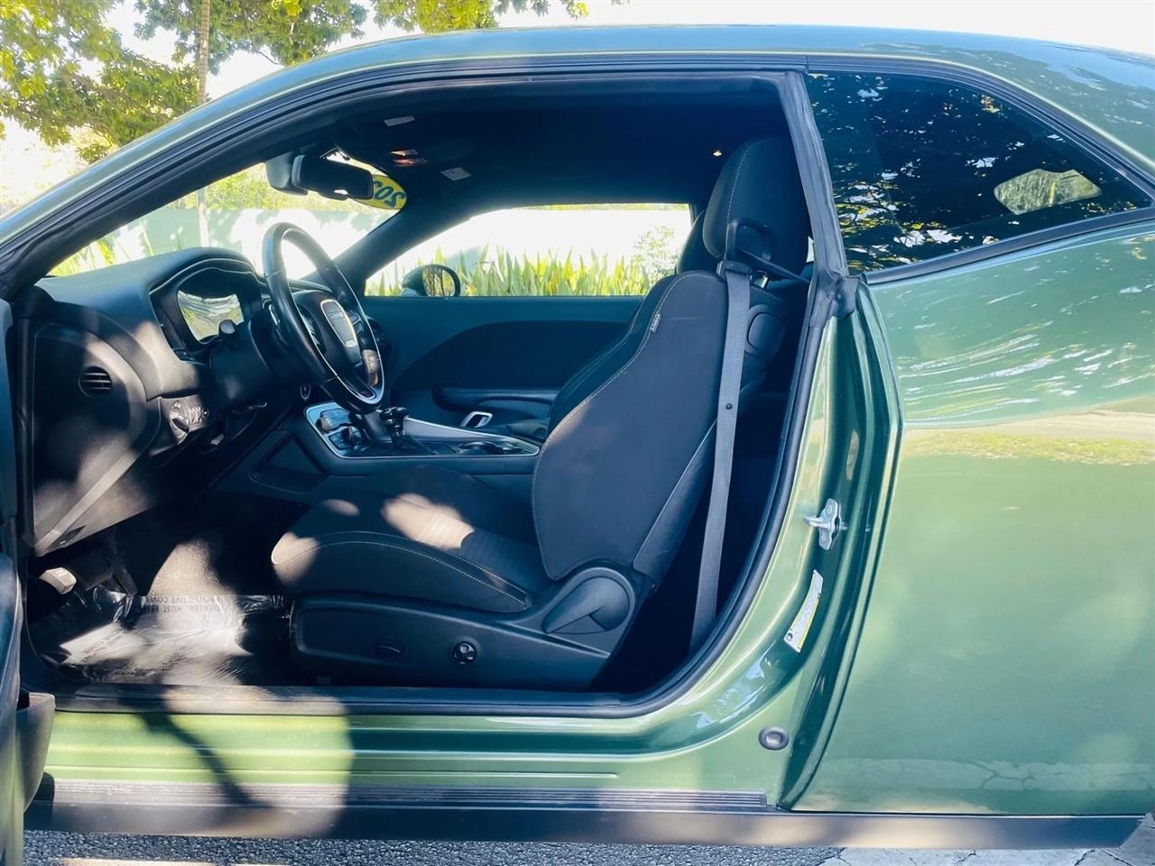 Dodge Challenger - Thumbnail 7