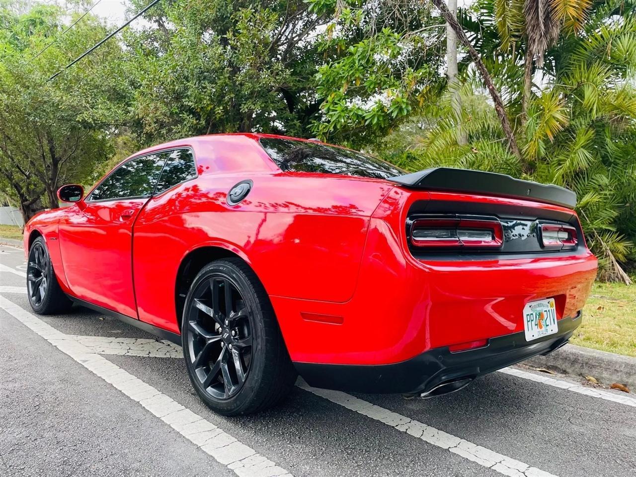 Dodge Challenger - Thumbnail 4