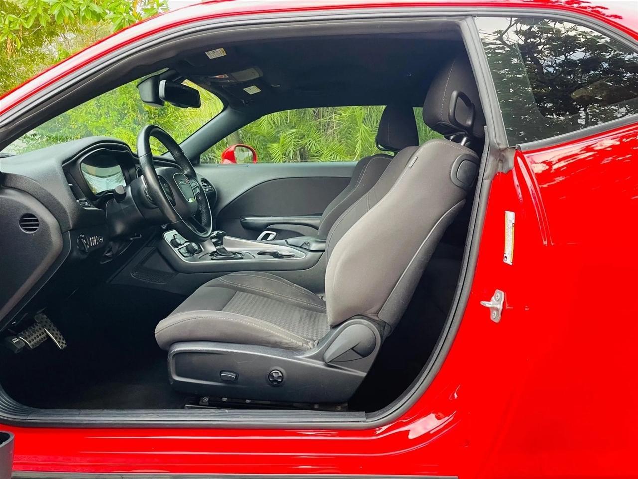 Dodge Challenger - Thumbnail 10