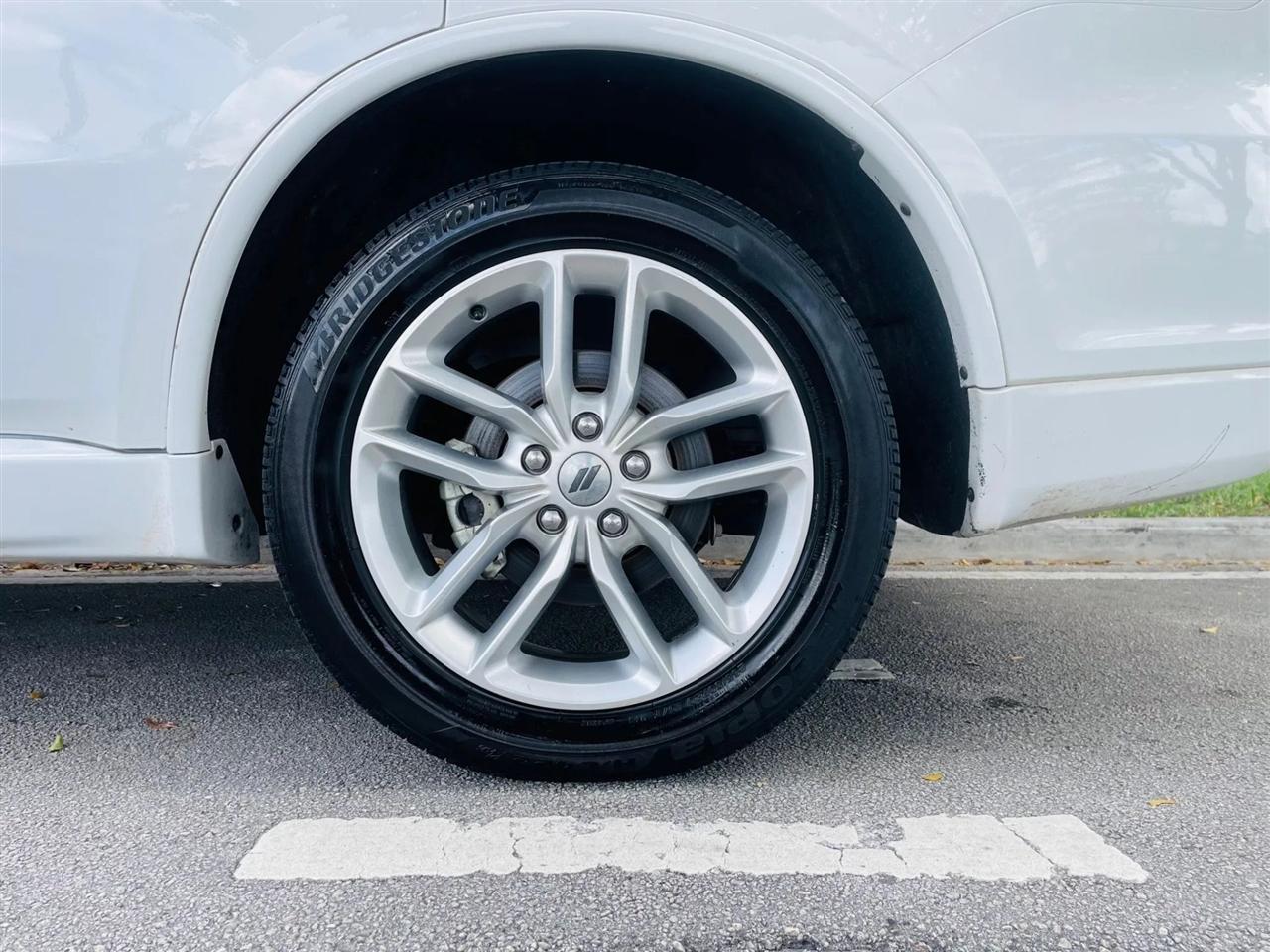 Dodge Durango - Thumbnail 2