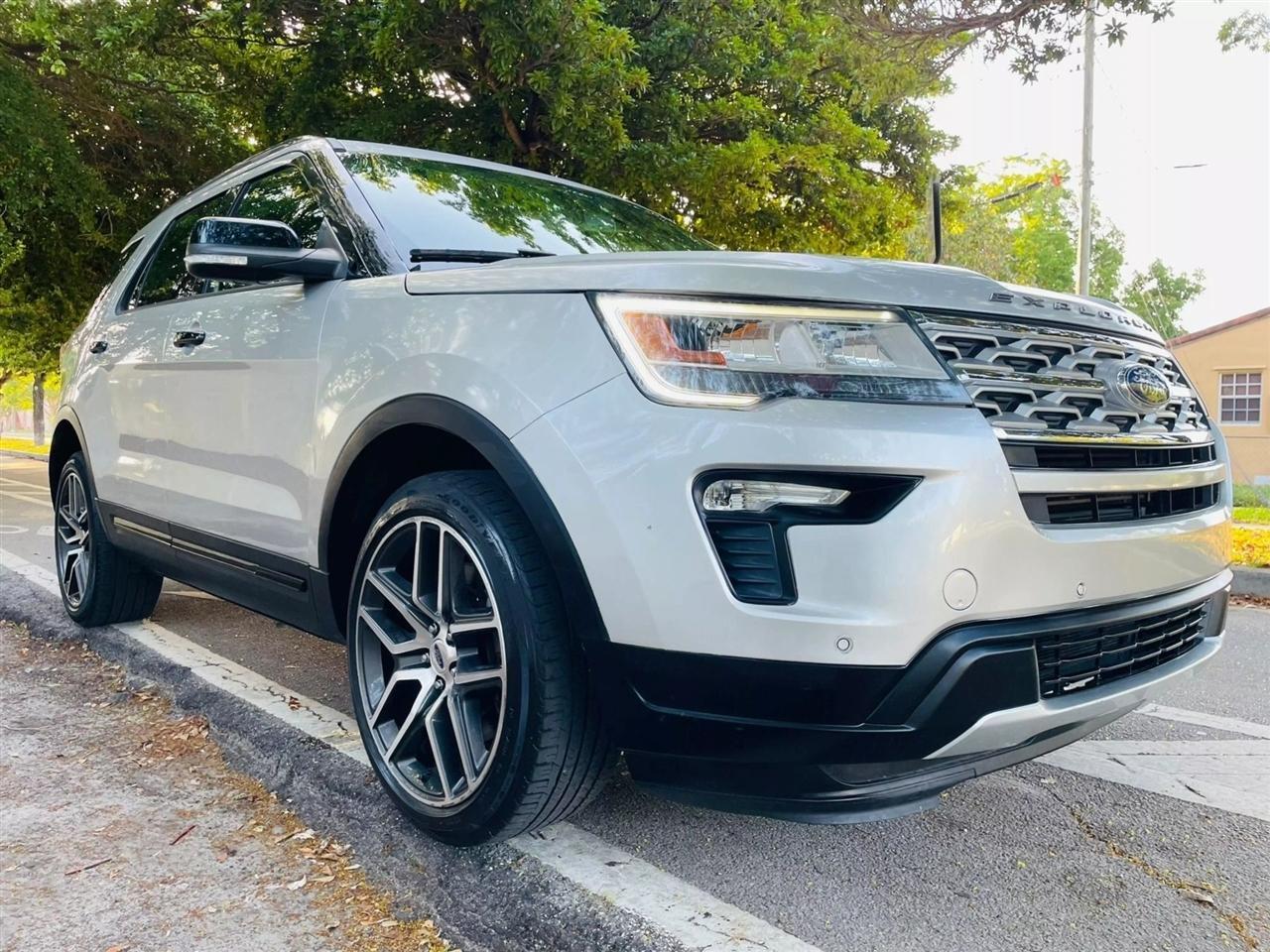 Ford Explorer - Thumbnail 8