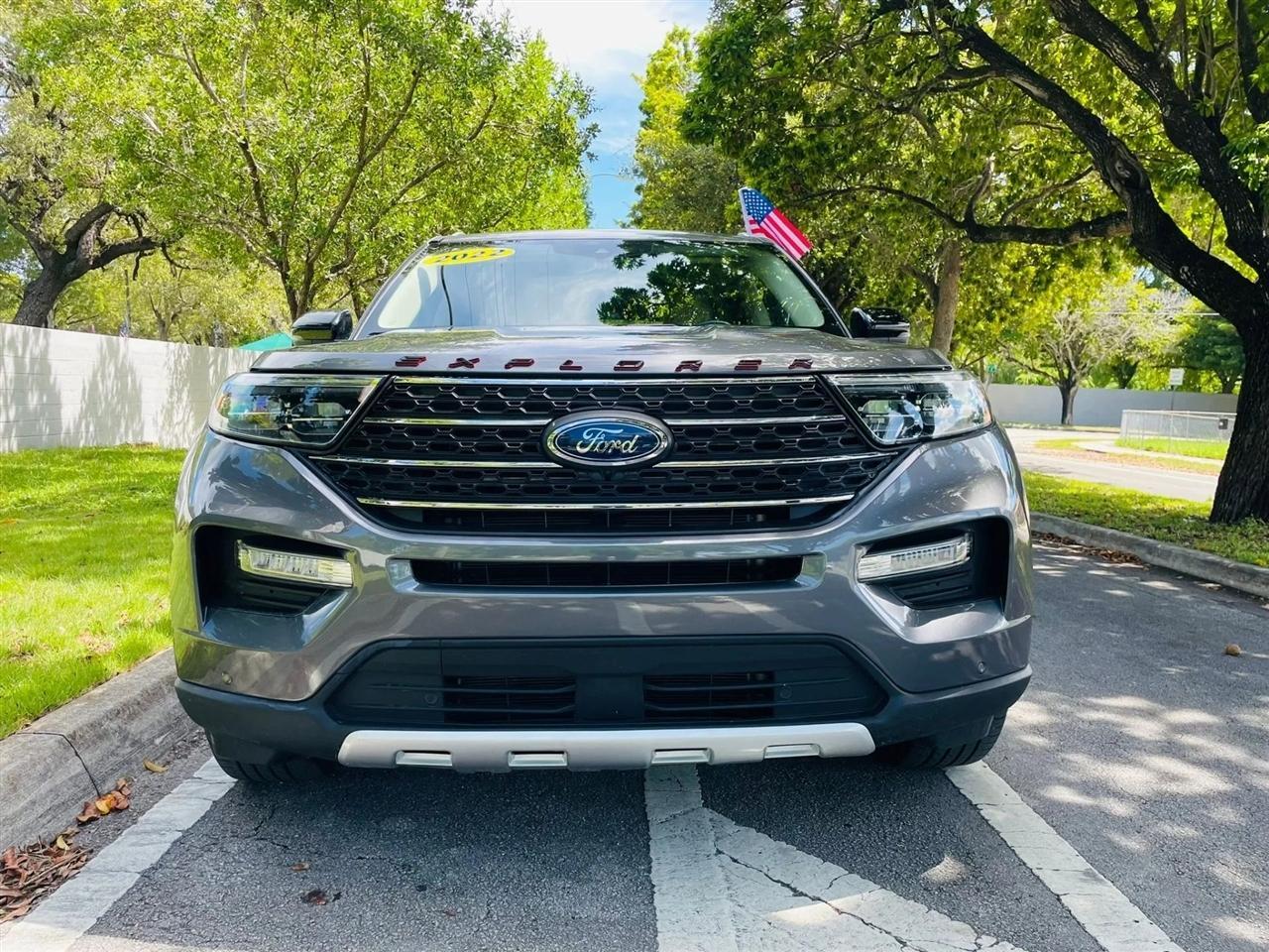 Ford Explorer - Thumbnail 9