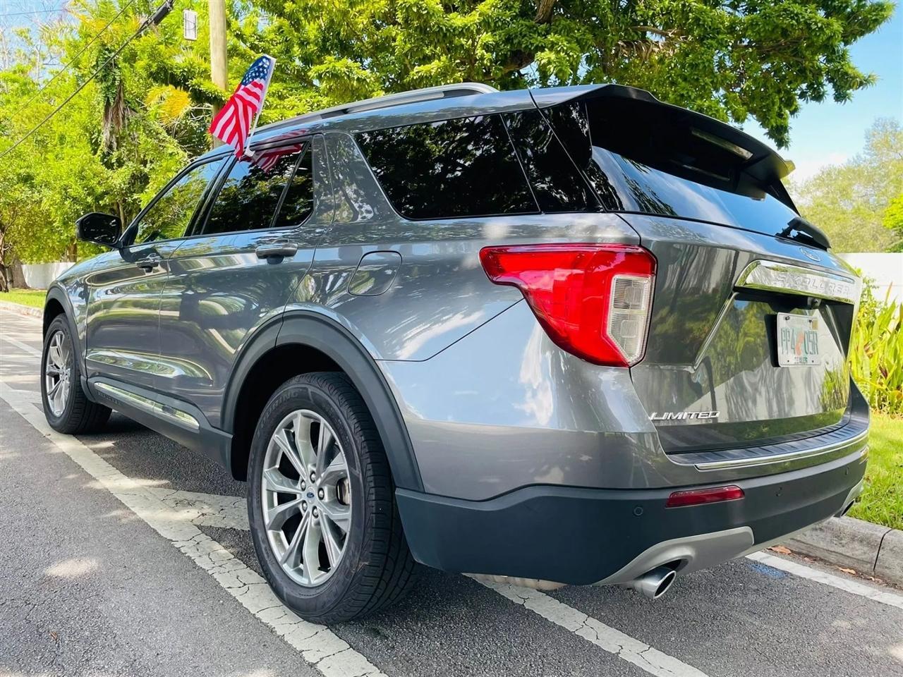 Ford Explorer - Thumbnail 4