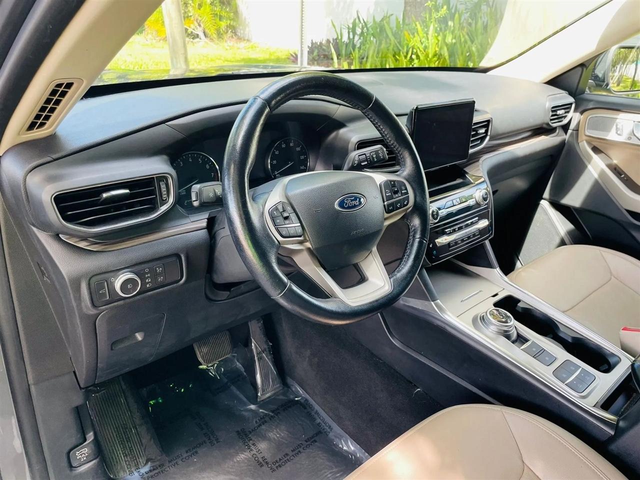 Ford Explorer - Thumbnail 12