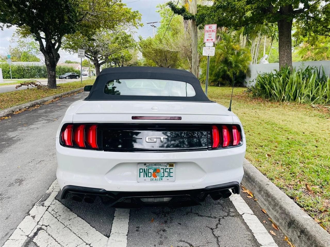 Ford Mustang - Thumbnail 5