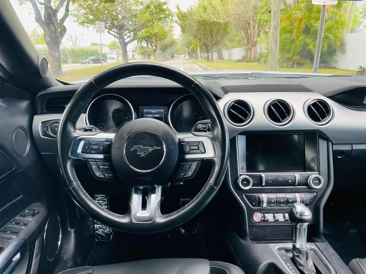 Ford Mustang - Thumbnail 12