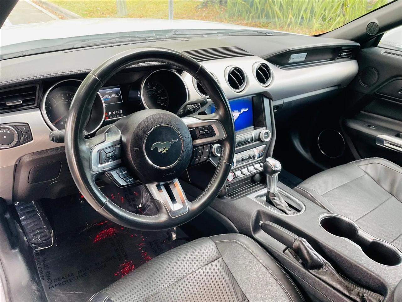 Ford Mustang - Thumbnail 11