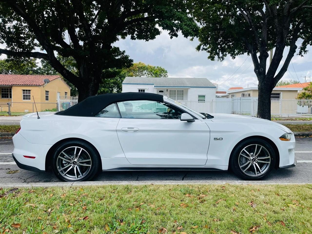 Ford Mustang - Thumbnail 7