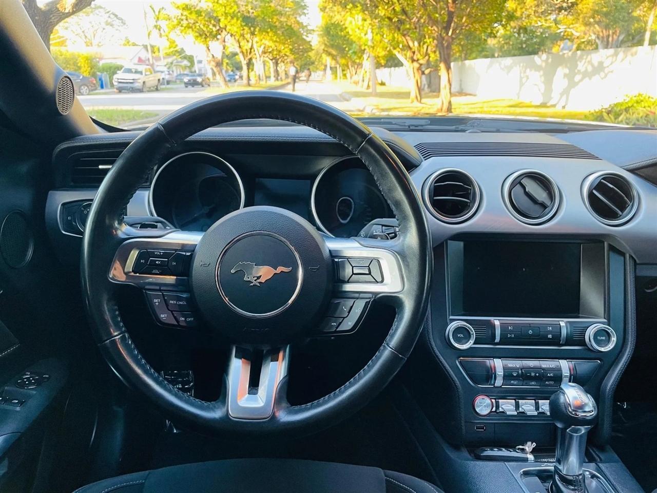 Ford Mustang - Thumbnail 12