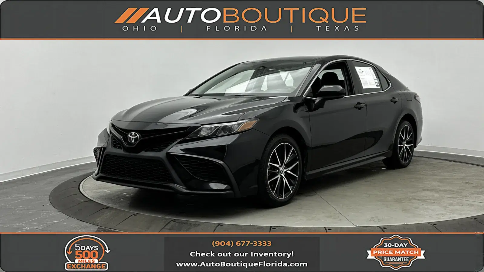 Toyota Camry Se - Thumbnail 2