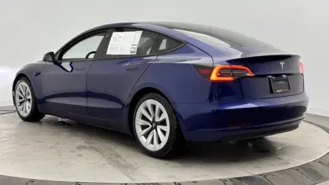Tesla Model 3 Standard Range Plus - Thumbnail 6
