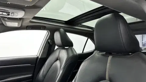 Toyota Camry Xse - Thumbnail 6