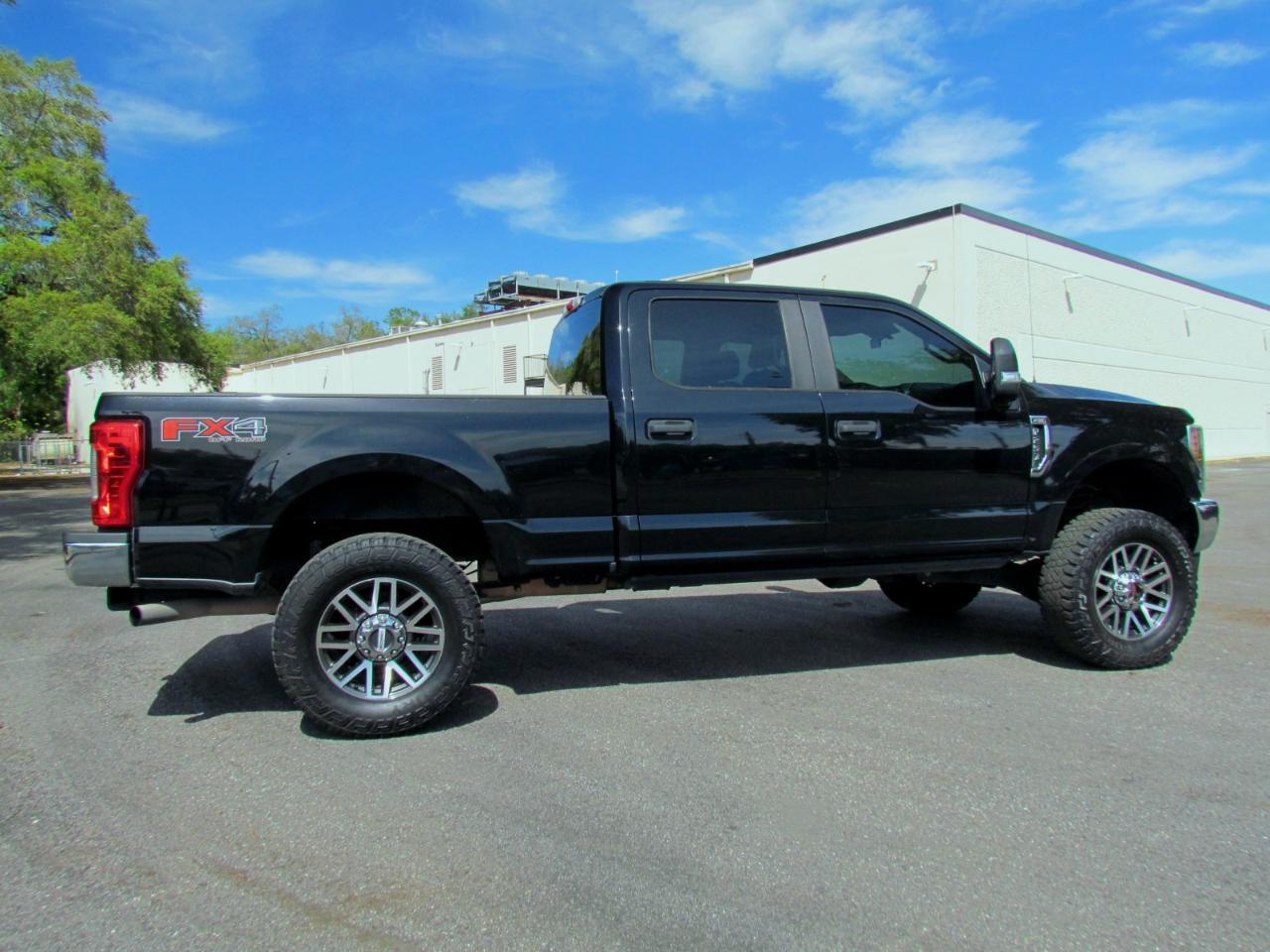 Ford F-250 Sdstx Crew Cab Fx4 - Thumbnail 9