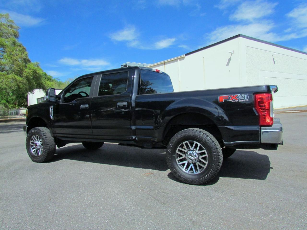Ford F-250 Sdstx Crew Cab Fx4 - Thumbnail 6