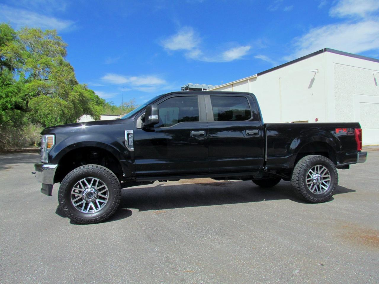 Ford F-250 Sdstx Crew Cab Fx4 - Thumbnail 4