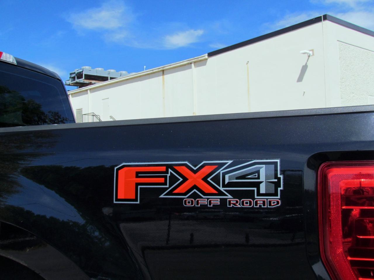 Ford F-250 Sdstx Crew Cab Fx4 - Thumbnail 14