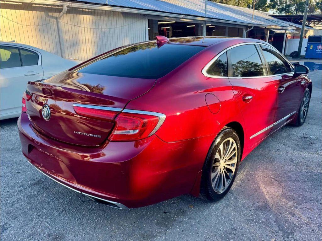 Buick Lacrosse - Thumbnail 17