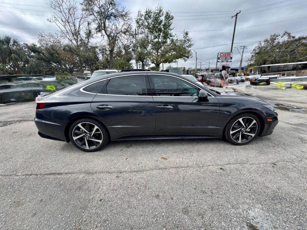 Hyundai Sonata - Thumbnail 13