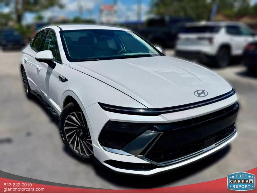 Hyundai Sonata Hybrid - Thumbnail 9