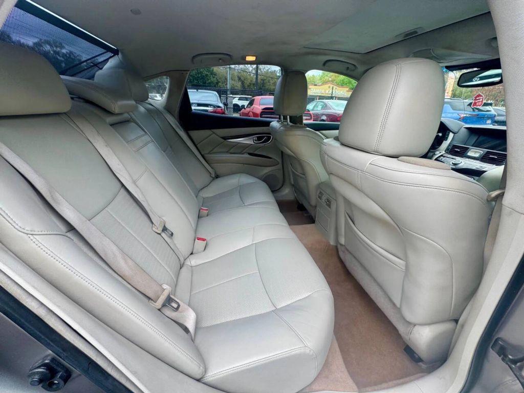 Infiniti M - Thumbnail 20