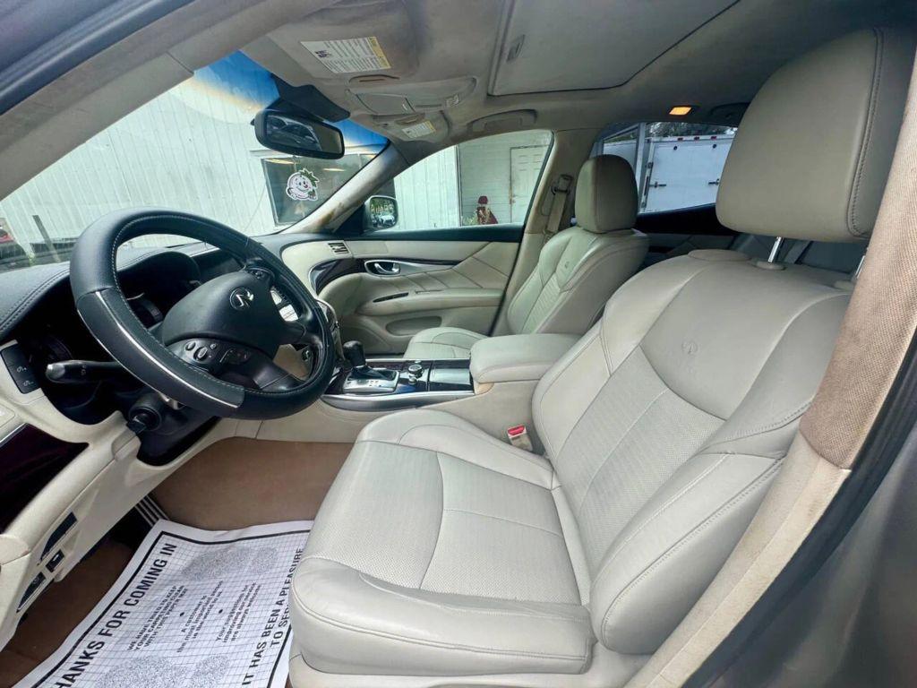 Infiniti M - Thumbnail 18