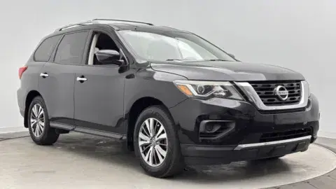 Nissan Pathfinder S - Thumbnail 4