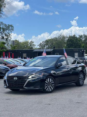 NISSAN ALTIMA - Thumbnail 2