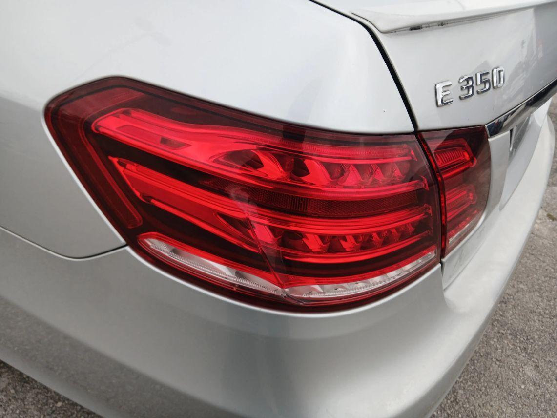 Mercedes-Benz E-Class - Thumbnail 12