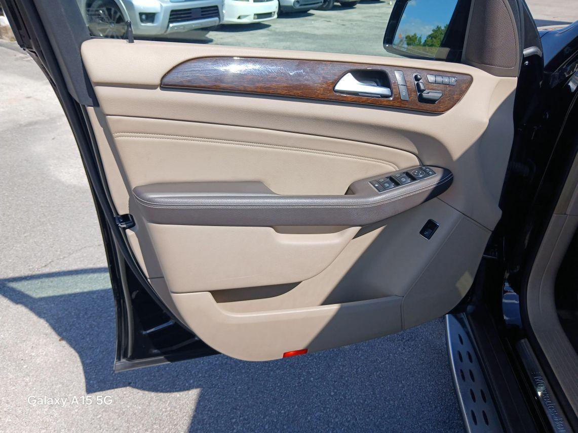 Mercedes-Benz M-Class - Thumbnail 11