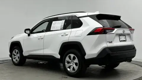 Toyota Rav4 Le - Thumbnail 6