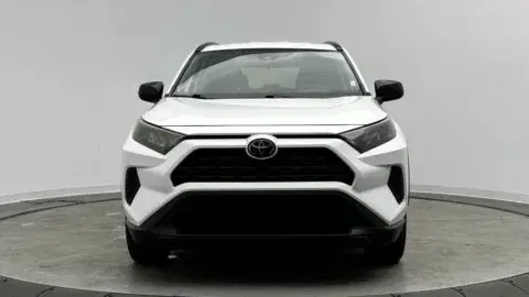 Toyota Rav4 Le - Thumbnail 3