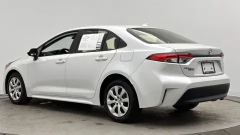Toyota Corolla Le - Thumbnail 6