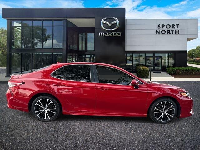 Toyota Camry Se - Thumbnail 3